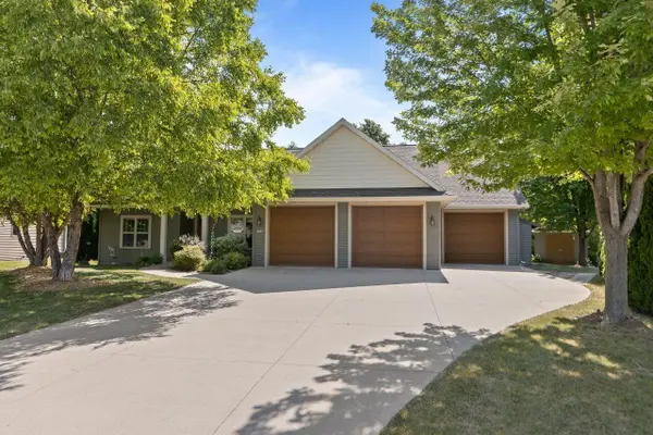 1841 Martingale Lane, NEENAH, WI 54956-6382
