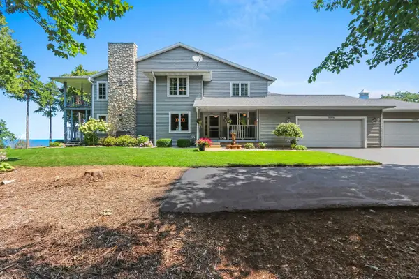 5299 Sunset Bluff Drive, GREEN BAY, WI 54311-9126