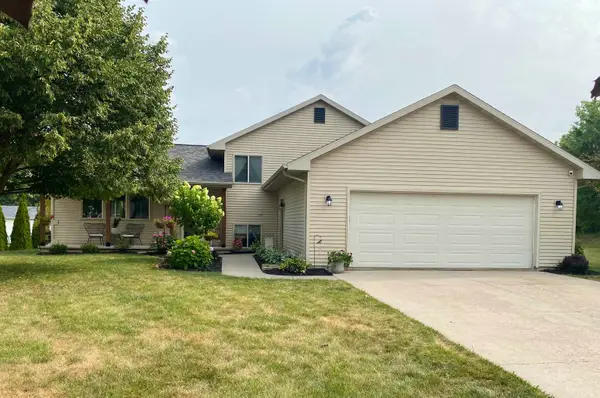 3238 Isaac Lane, OSHKOSH, WI 54902-7399