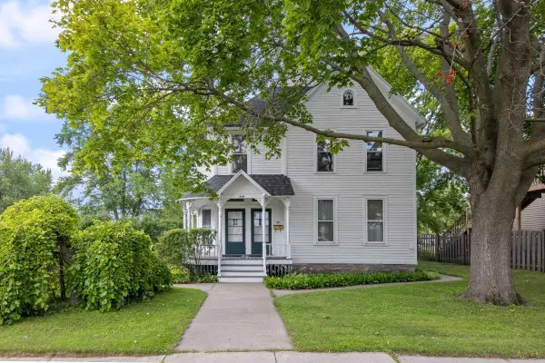 910 Cherry Street, GREEN BAY, WI 54301-4824