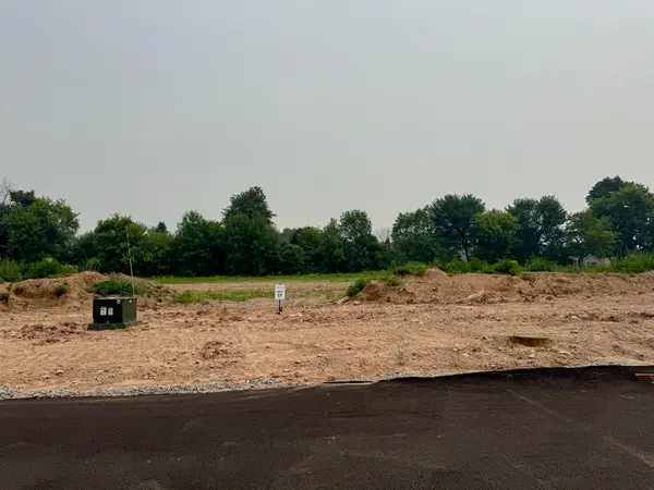 Ridgeway Drive #17, GREENVILLE, WI 54942