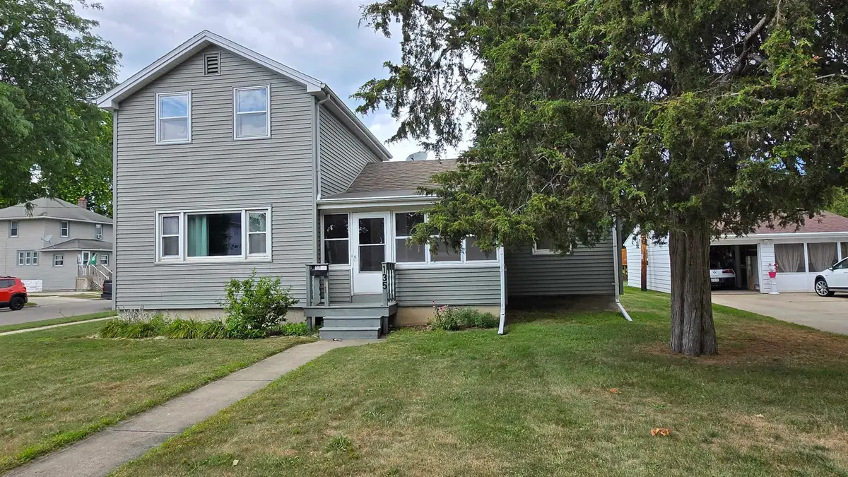 135 E Scott Street, Fond Du Lac, WI 54935-2442 - #1
