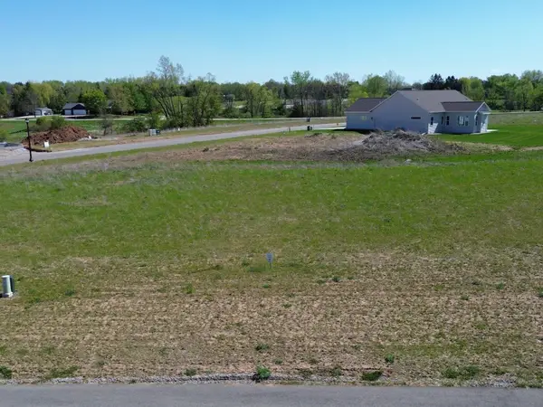 Goldfinch Drive #10, GREENVILLE, WI 54942
