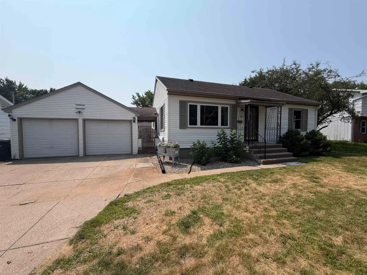 512 Fairview Way, Shawano, WI 54166 - #1