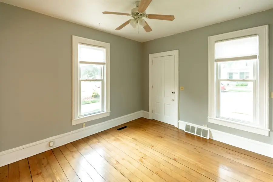 115 E Irving Avenue, Oshkosh, WI 54901 - #2