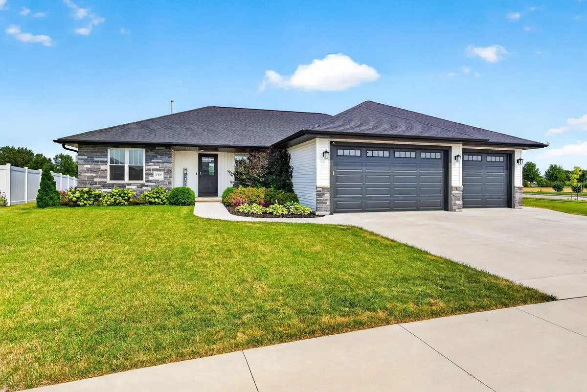 578 Pauls Place, Oshkosh, WI 54904-2904 - #1