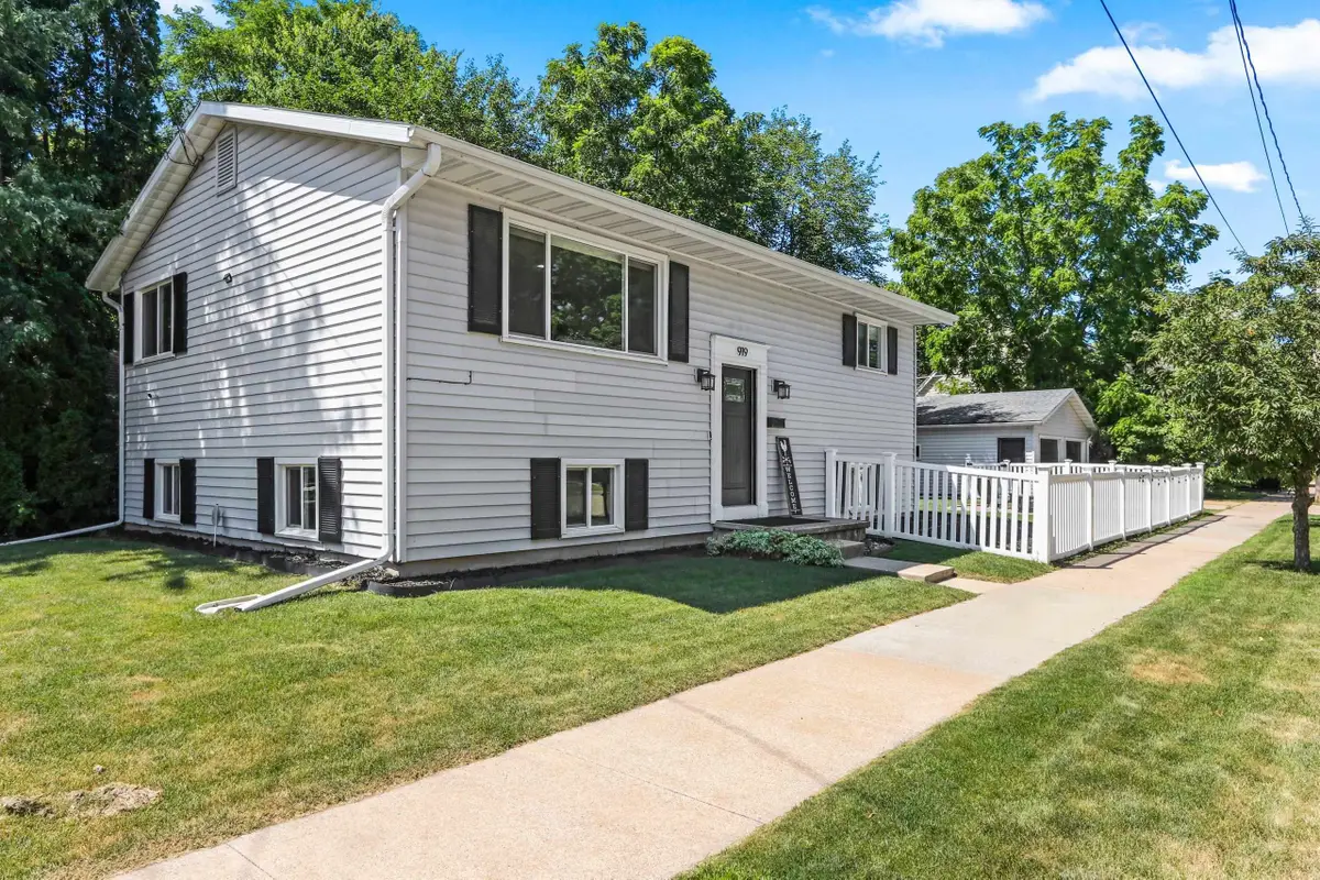919 E Tennessee Avenue, Oshkosh, WI 54901 - #1