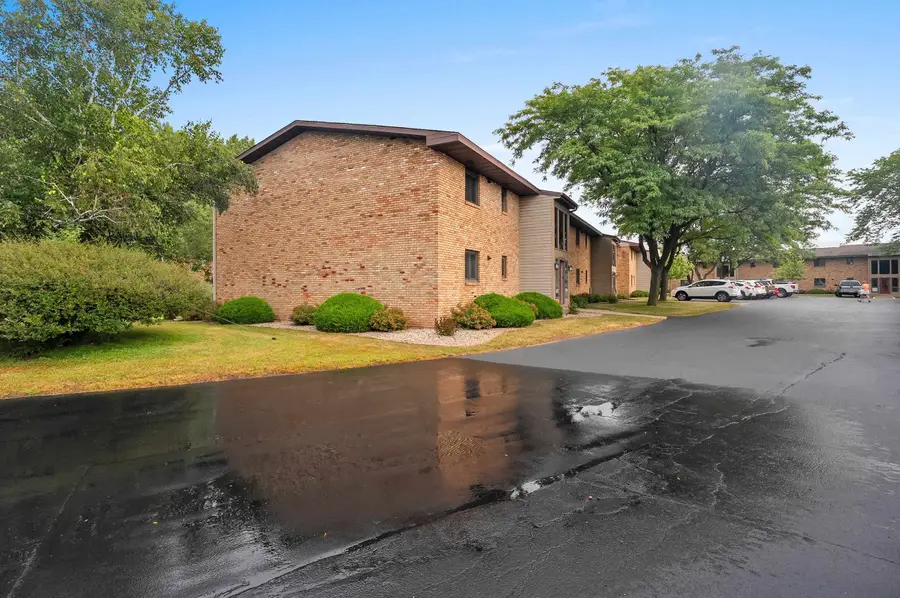288 Campbell Road #UNIT B, Oshkosh, WI 54902 - #2