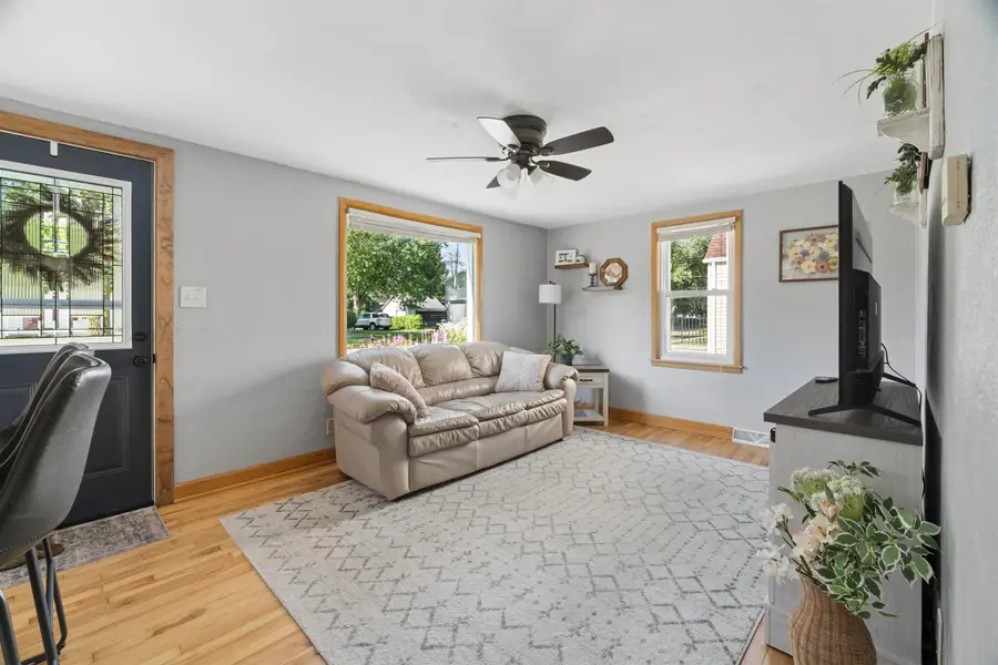 1352 W Commercial Street, Appleton, WI 54914 - #2