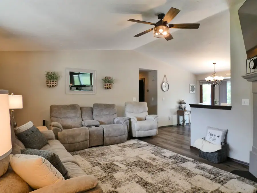 412 Dewey Decker Drive, Green Bay, WI 54313 - #3