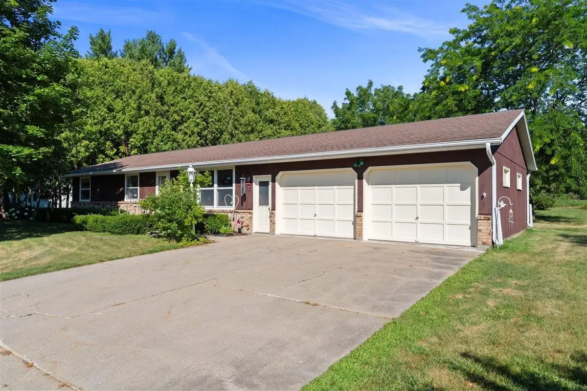 156 W Highland Drive, Oconto Falls, WI 54154-1011 - #1