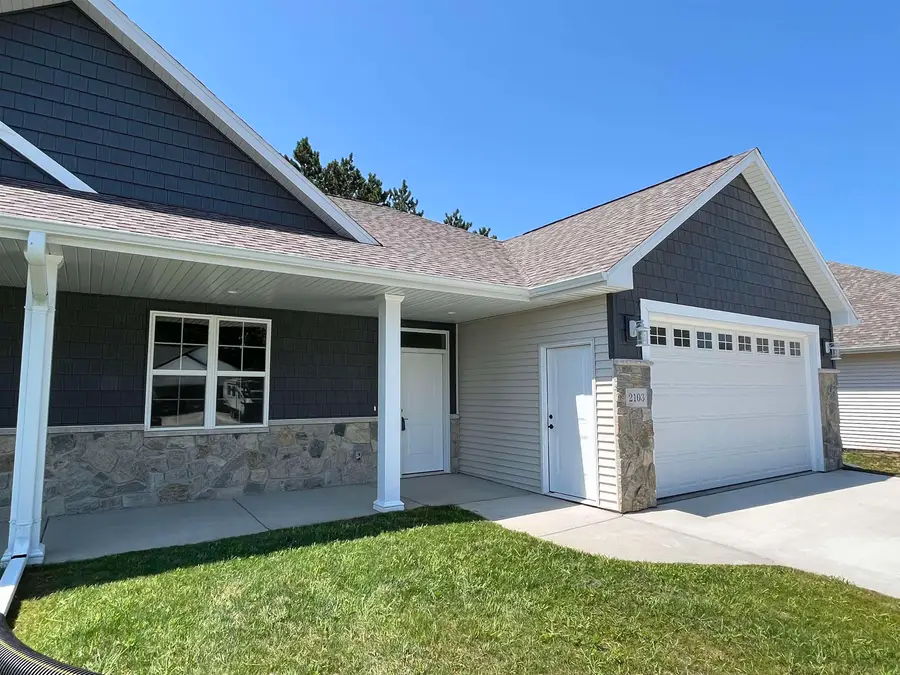 2103 Abbey Road, New London, WI 54961-8729 - #2