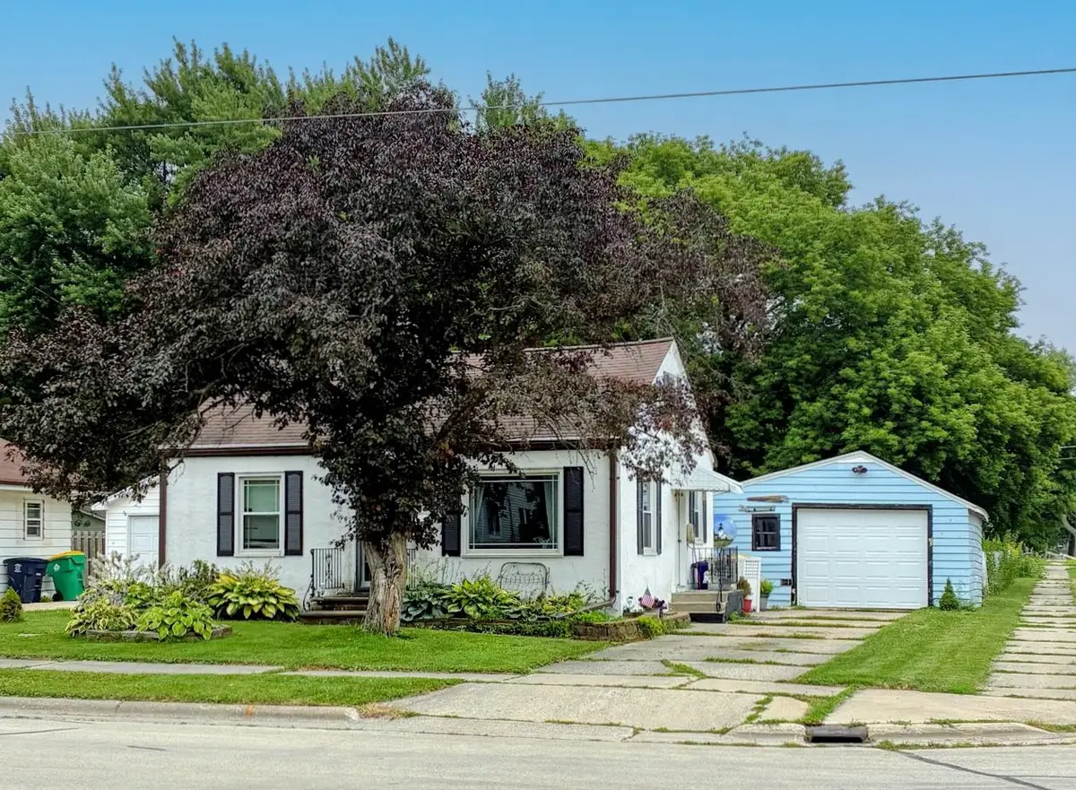 1437 14th Avenue, Green Bay, WI 54304 - #1