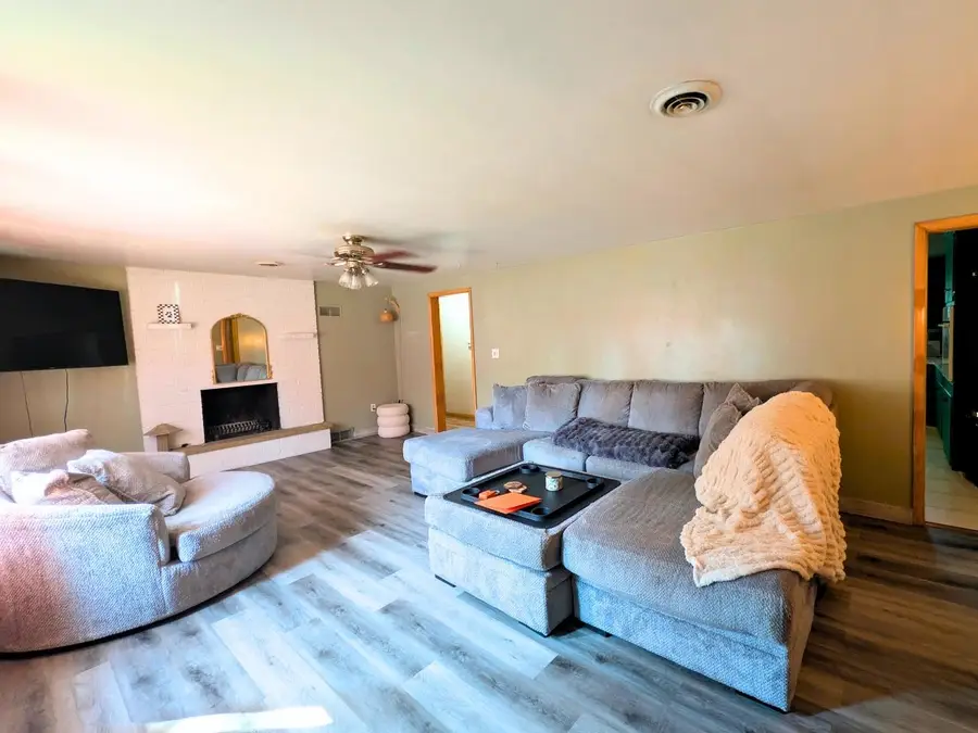 147 Hilltop Drive, Green Bay, WI 54301-2711 - #3