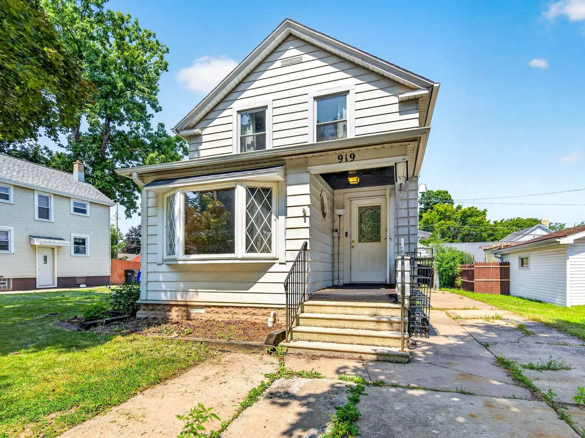 919 Grignon Street, Kaukauna, WI 54130 - #1