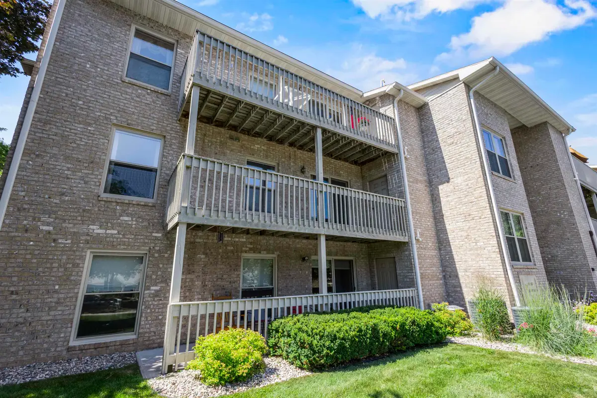 1600 Rustic Oaks Court, Green Bay, WI 54301 - #1