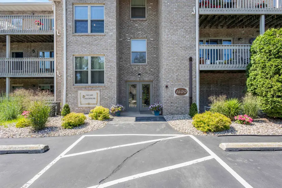 1600 Rustic Oaks Court, Green Bay, WI 54301 - #3