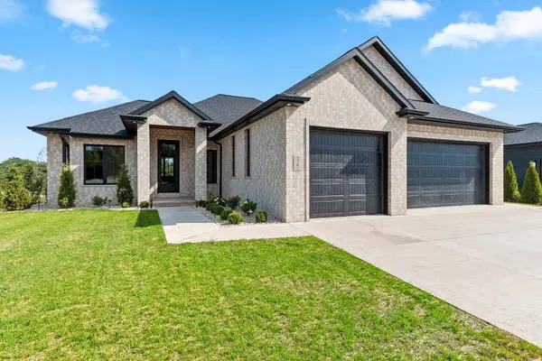1761 Bobby Jones Drive, DE PERE, WI 54115-5608