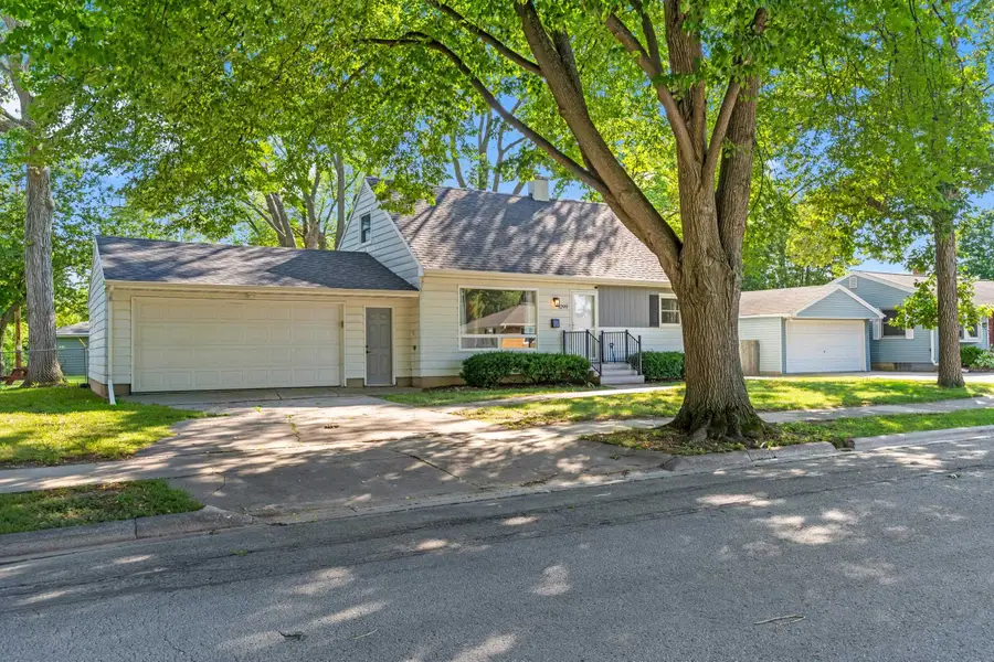 1099 Kenwood Street, Green Bay, WI 54304 - #3