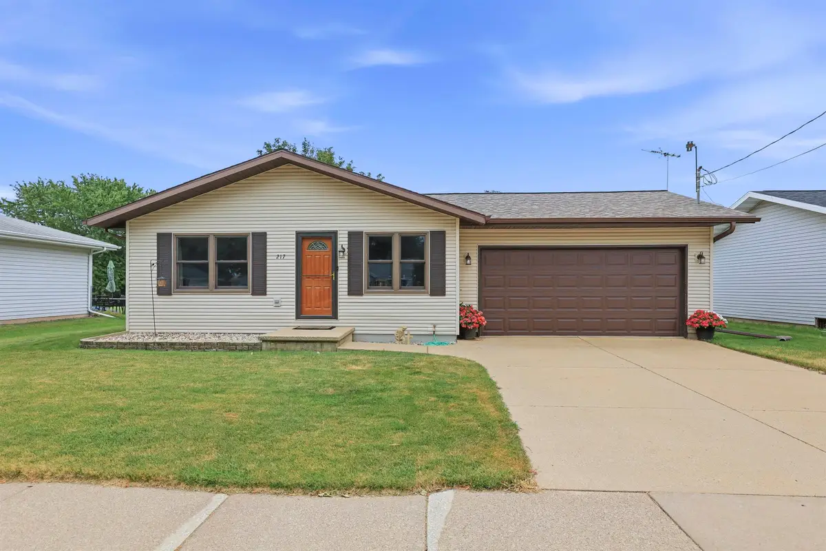 217 E Mitchell Avenue, Appleton, WI 54915-2158 - #1
