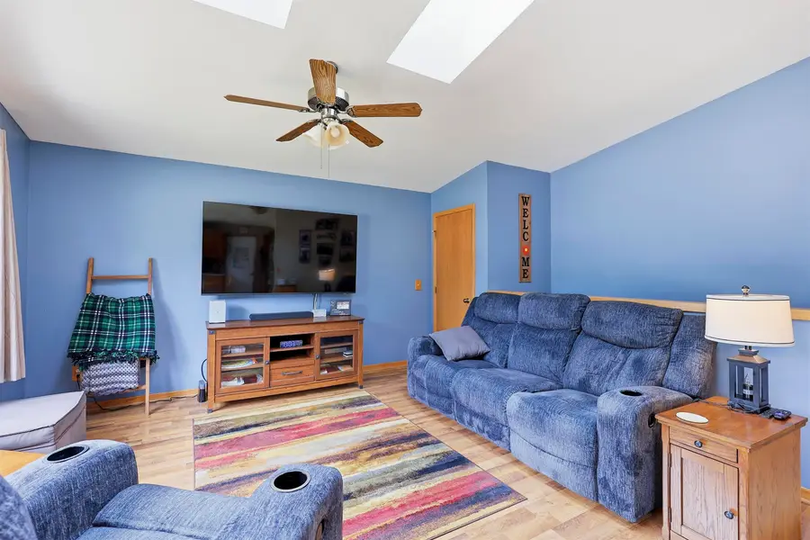 217 E Mitchell Avenue, Appleton, WI 54915-2158 - #2