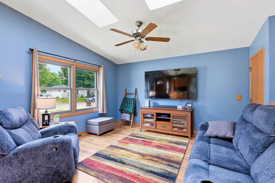 217 E Mitchell Avenue, Appleton, WI 54915-2158 - #3