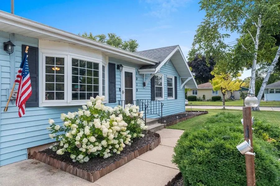 1919 Winchester Avenue, Oshkosh, WI 54901-1758 - #3