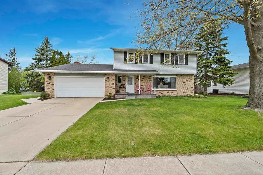 413 S Good Hope Road, De Pere, WI 54115 - #2