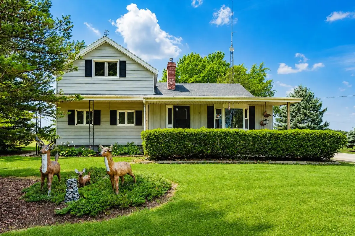 N9644 Ridge Road, Van Dyne, WI 54979 - #1