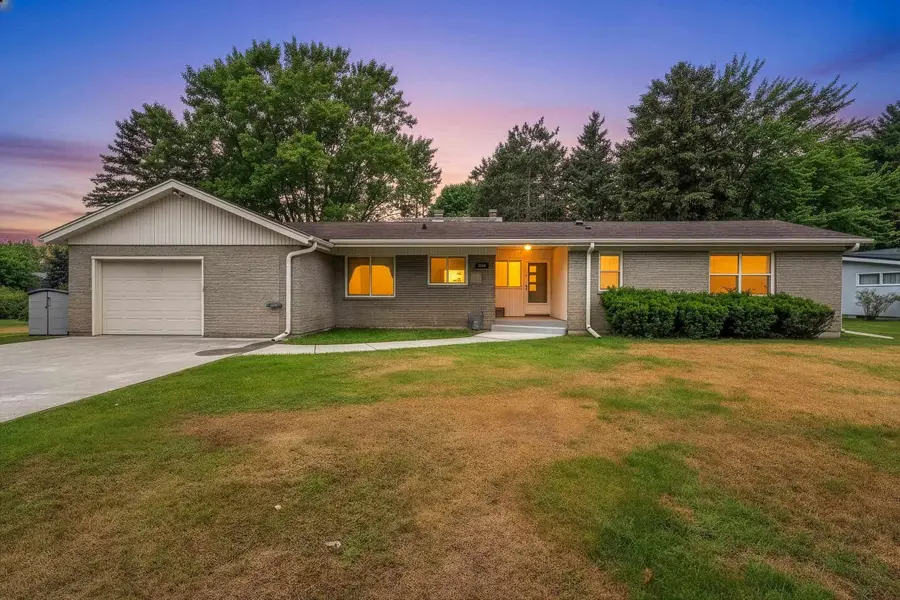 2545 Na Wa Ka Drive, Marinette, WI 54143 - #2