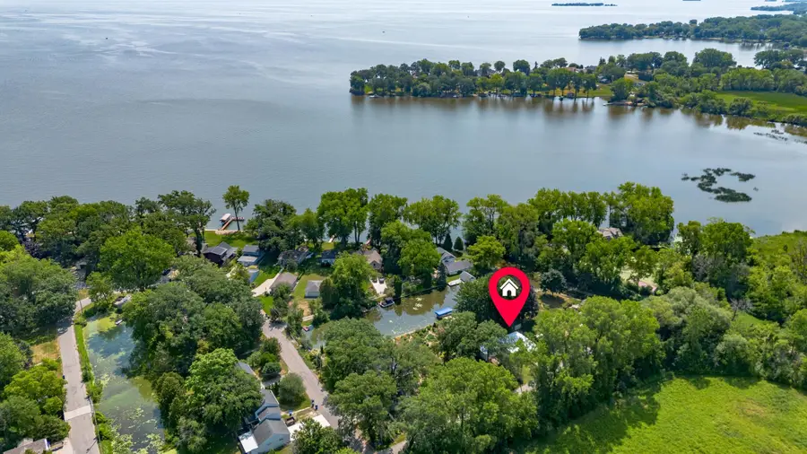 2073 S Point Comfort Road, Oshkosh, WI 54902 - #3