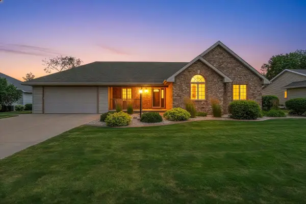 N9432 Logan Lane, APPLETON, WI 54915