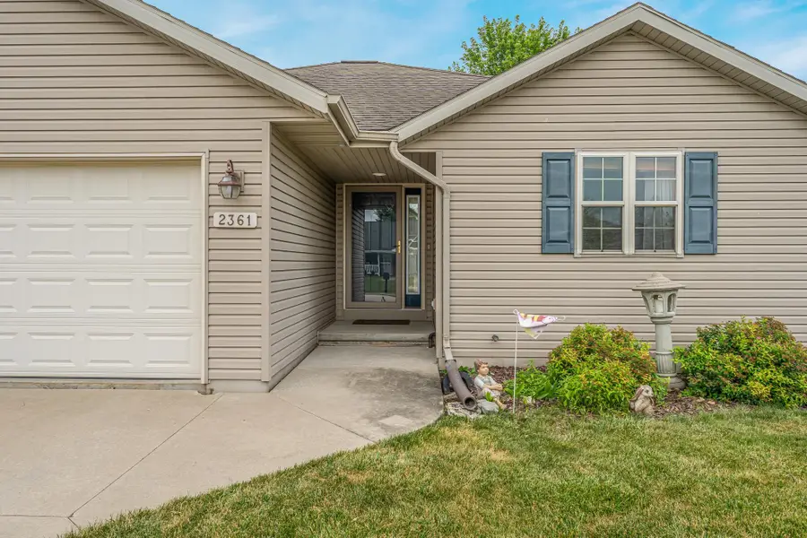 2361 Indy Court, De Pere, WI 54115-8058 - #2