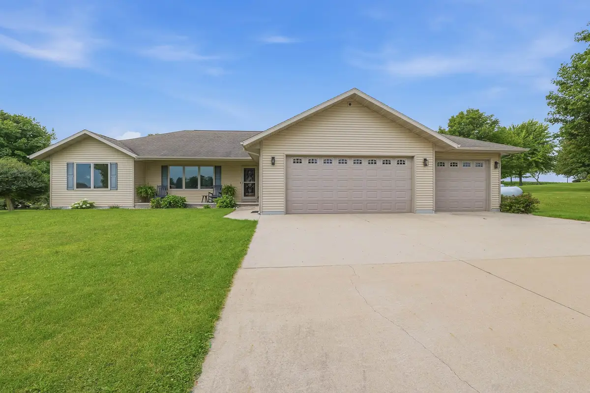 W8314 Hawkview Circle, Fond Du Lac, WI 54937 - #1