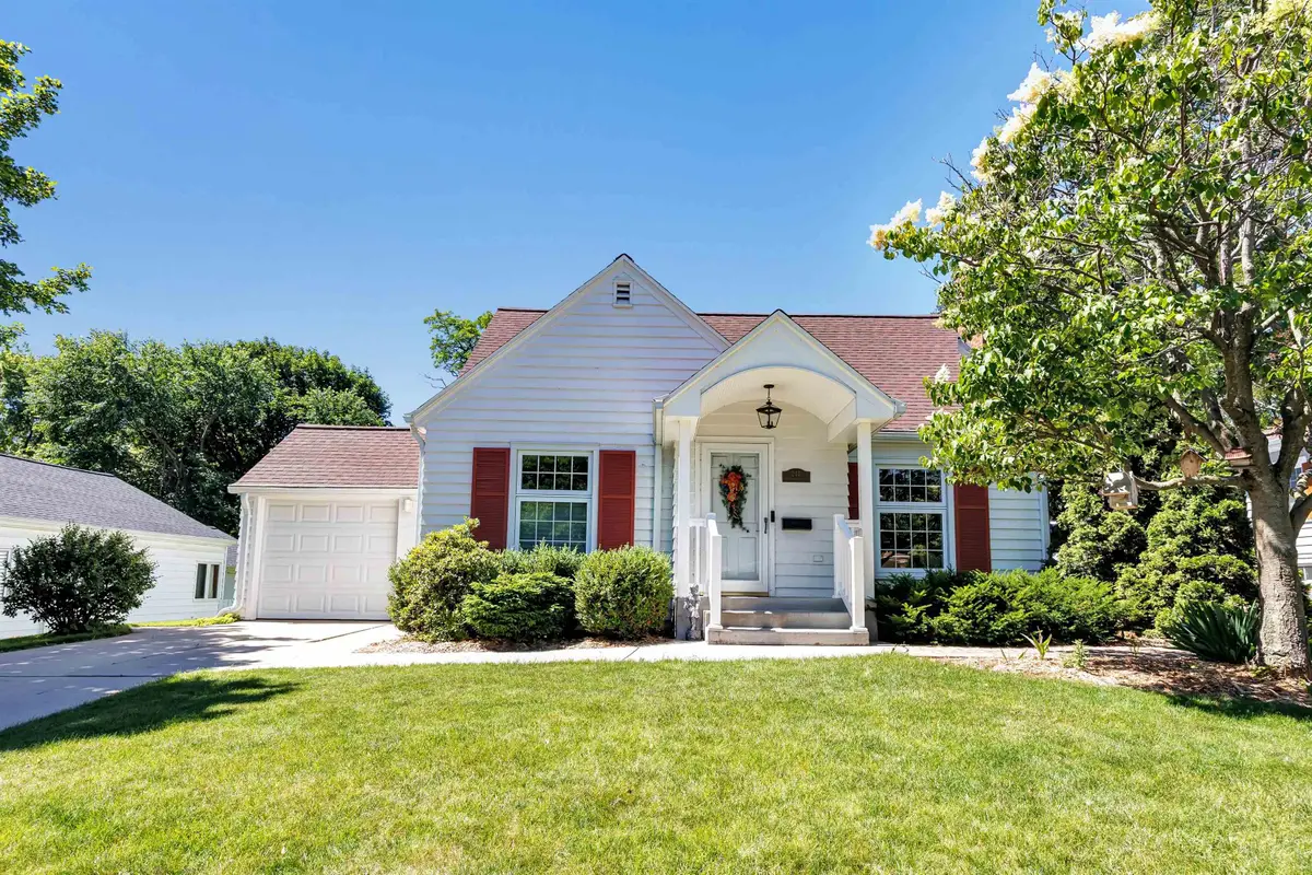 244 E Mission Road, Green Bay, WI 54301-1802 - #1