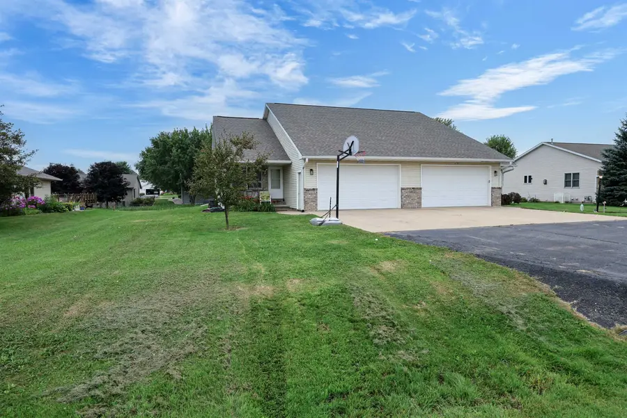N1844 Lily Of The Valley Court, Greenville, WI 54942-9047 - #2