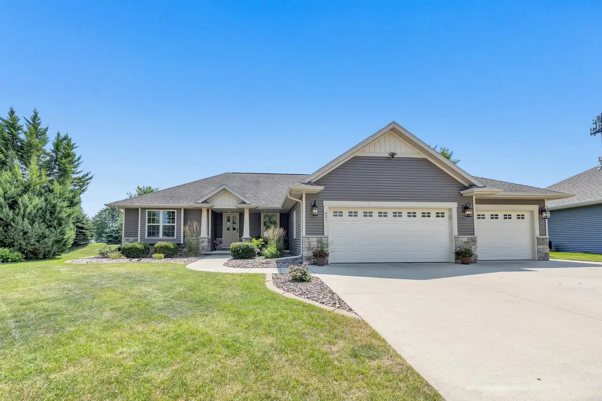 651 Pebblestone Circle, Hobart, WI 54155-9382 - #1