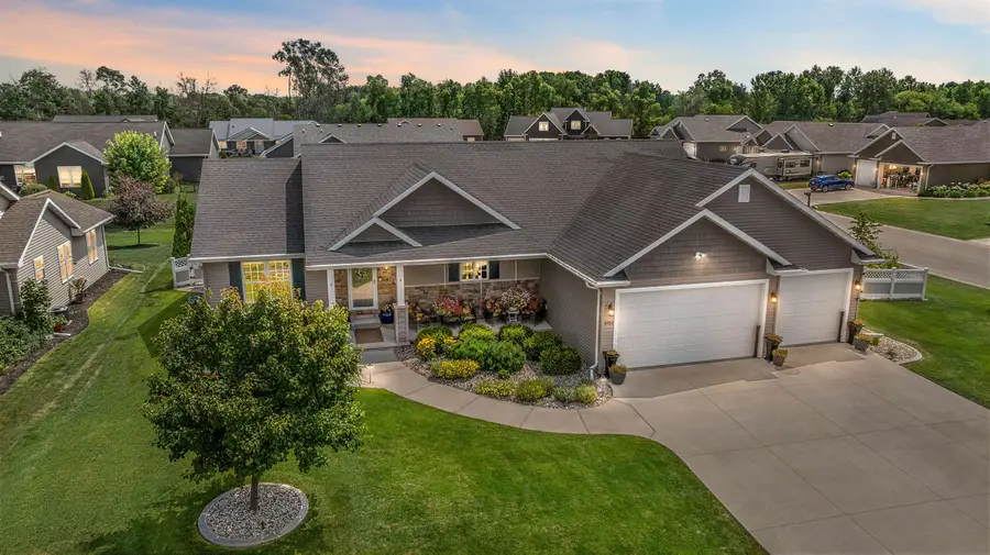 4702 N Wren Drive, Appleton, WI 54913 - #3