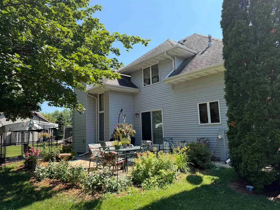 2884 Westmoor Road, Oshkosh, WI 54904-0000 - #2