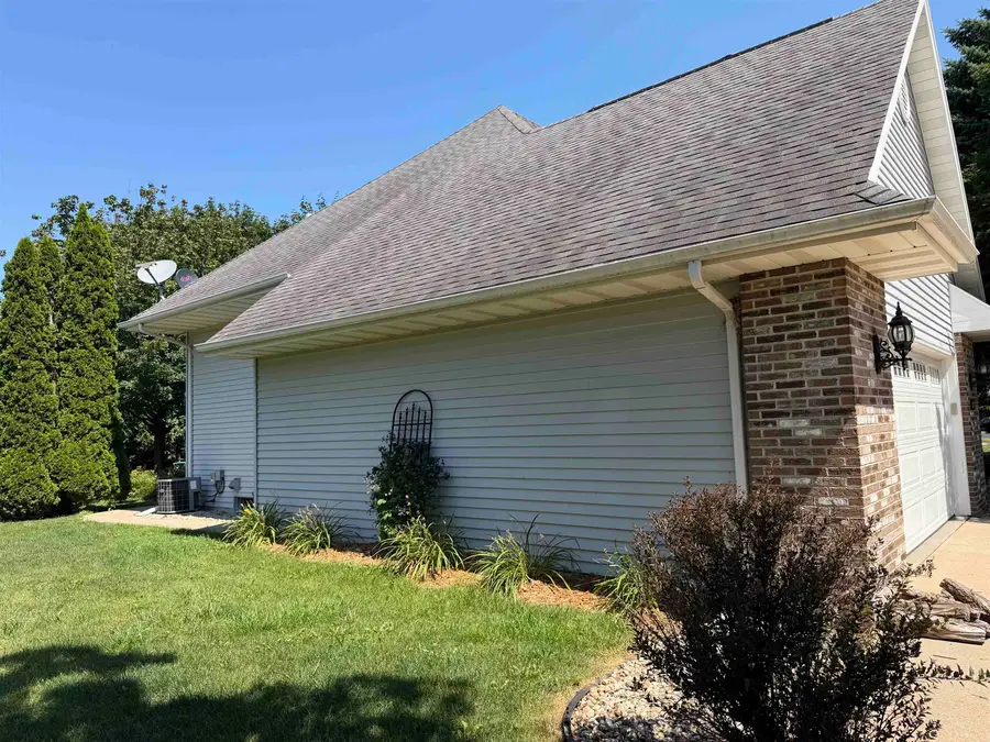 2884 Westmoor Road, Oshkosh, WI 54904-0000 - #3