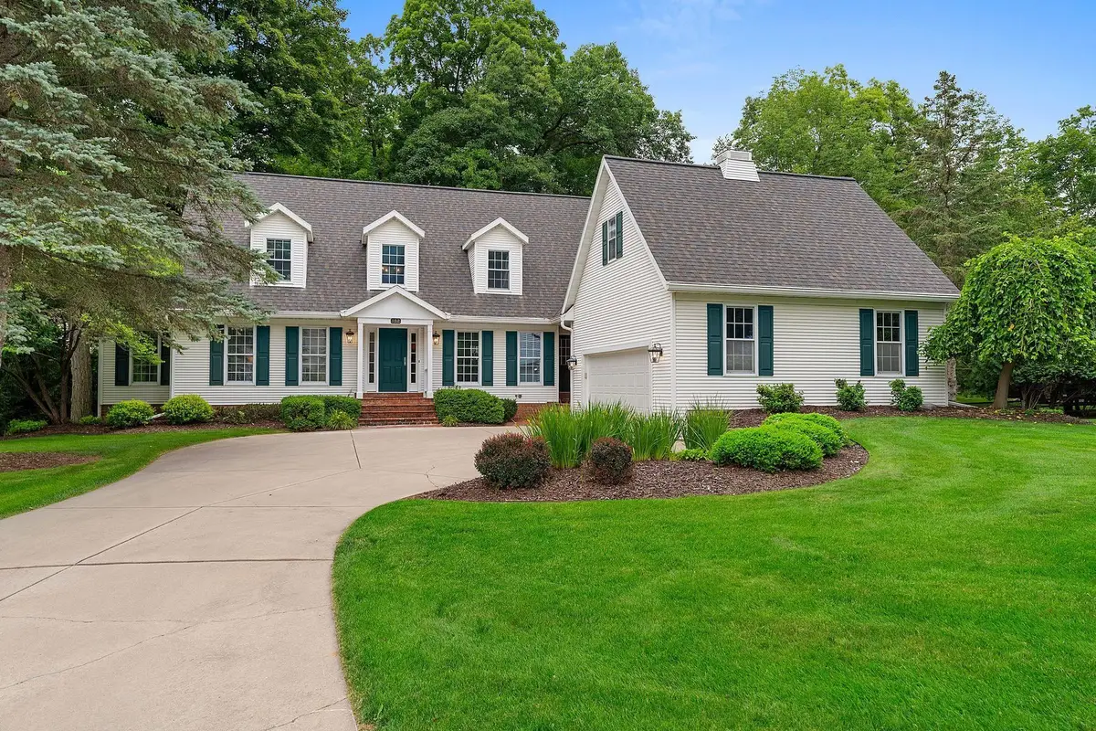 152 Garden Gate Court, Green Bay, WI 54313-4703 - #1