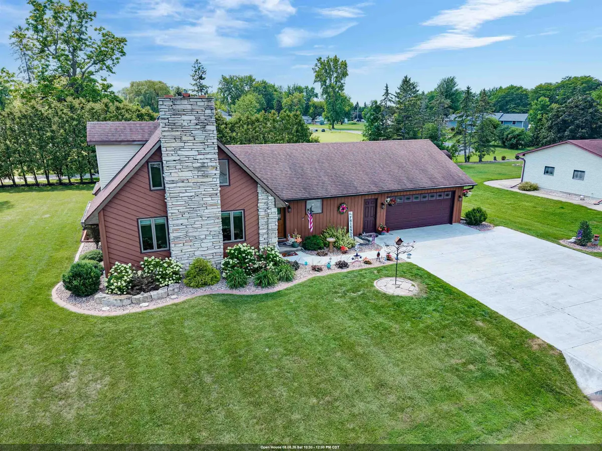 424 Van De Loo Street, Kaukauna, WI 54130-8960 - #1