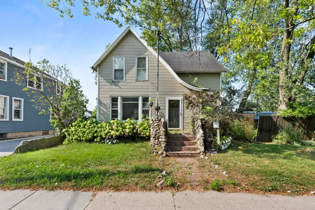 847 Shawano Avenue, Green Bay, WI 54303 - #1