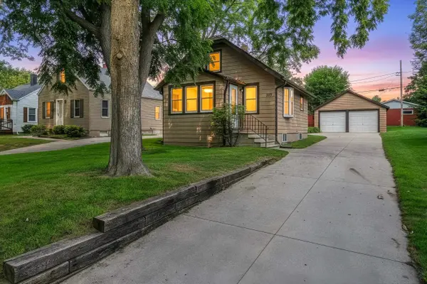 317 Lau Street, GREEN BAY, WI 54302-3311