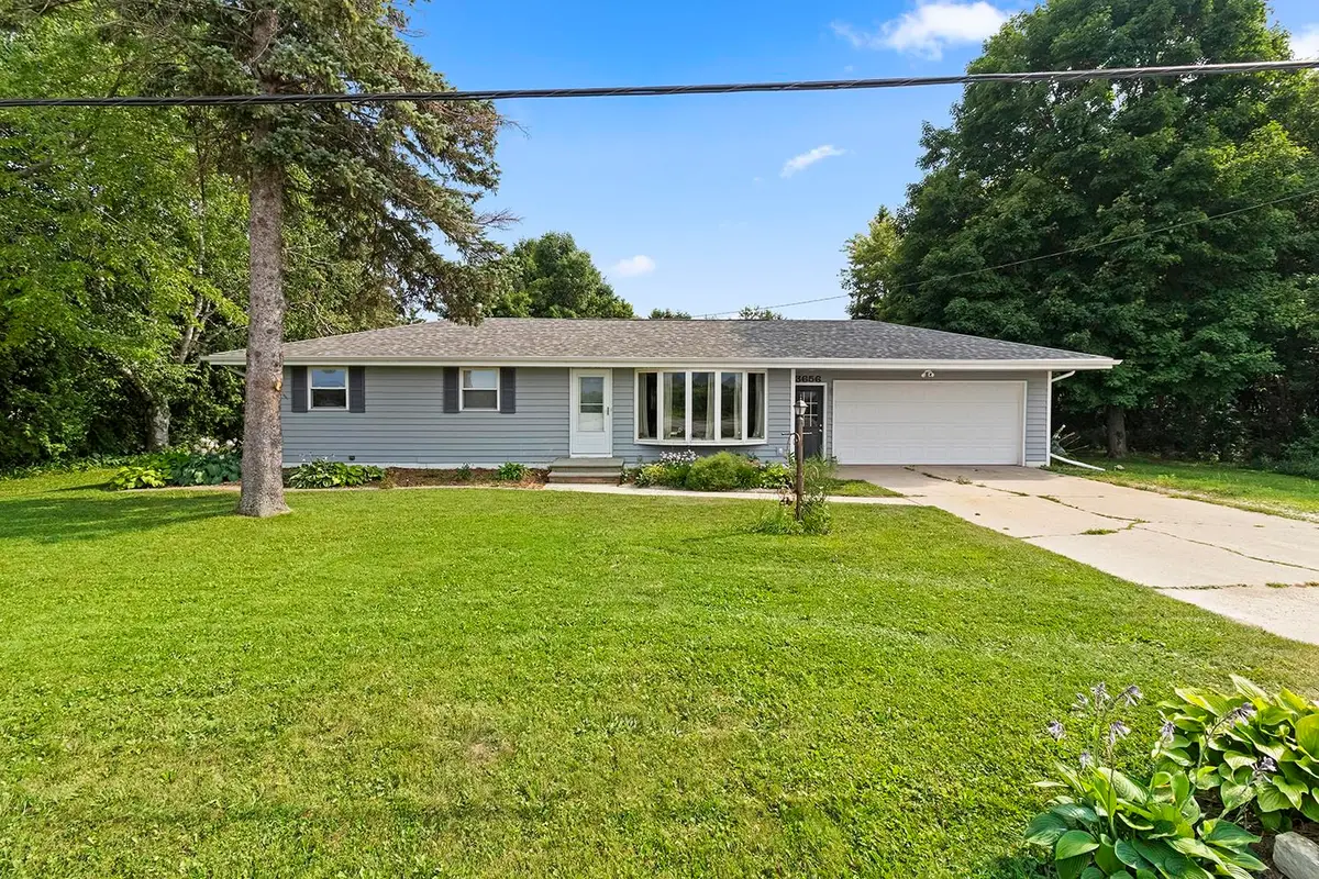 3656 Humboldt Road, Green Bay, WI 54311 - #1