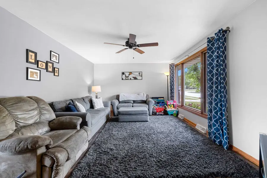 742 Westwood Drive, De Pere, WI 54115 - #3