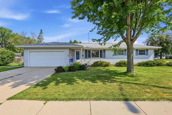 225 W Bell Street, NEENAH, WI 54956-4805