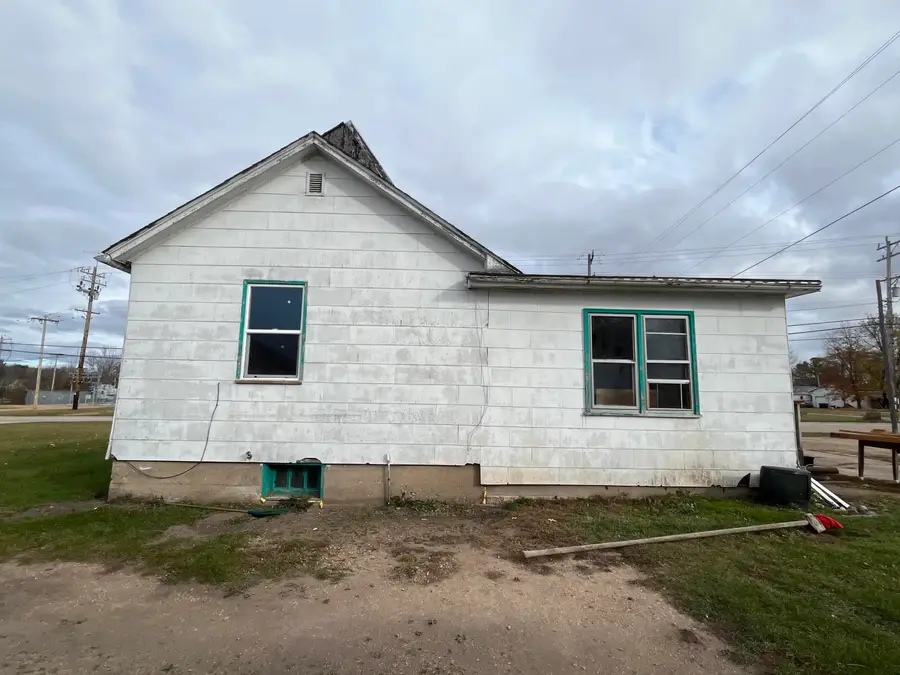 109 N Richmond Street, Gillett, WI 54124 - #3