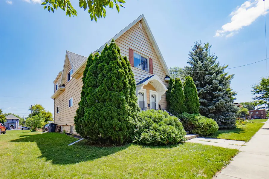 327 N Macy Street, Fond Du Lac, WI 54935 - #3