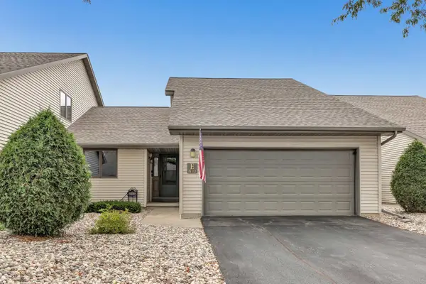 810 East River Drive #E, DE PERE, WI 54115-4157